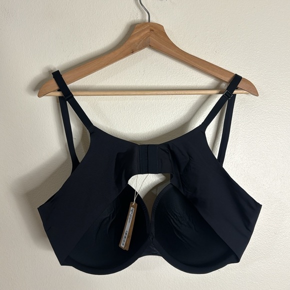 Skims ultimate push up plunge bra size 44C in color onyx - Picture 7 of 9